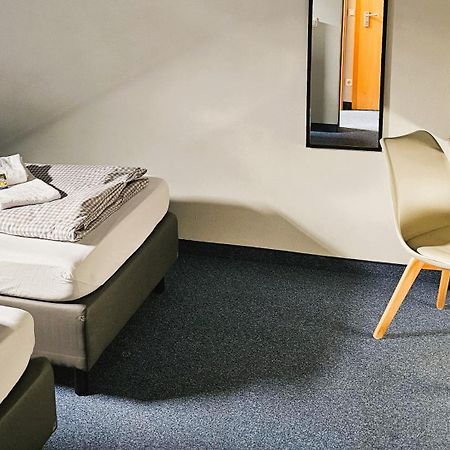 Novitel Pension Pliening - Muenchen Messe Екстериор снимка