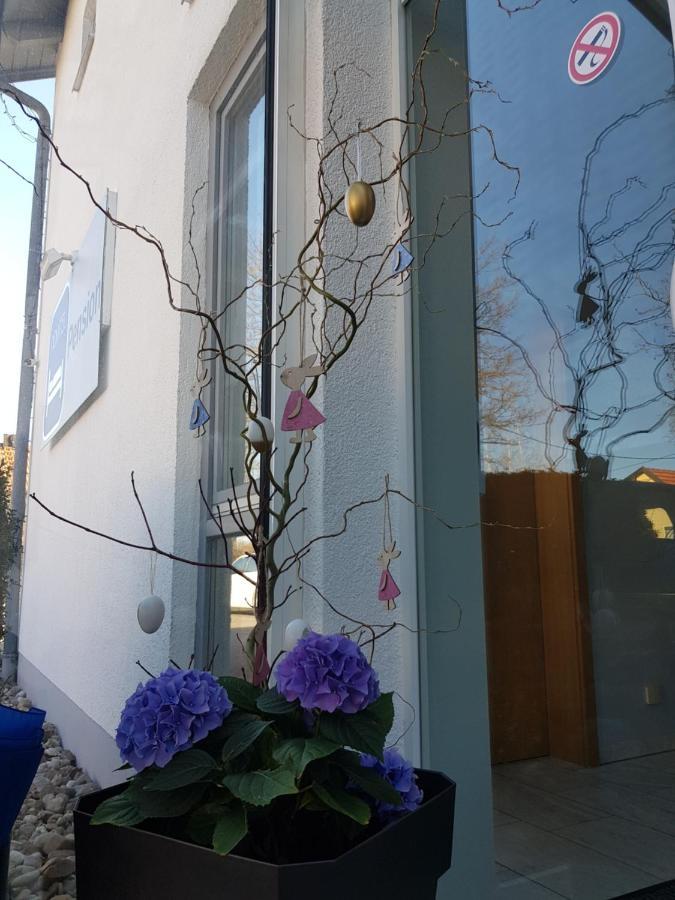 Novitel Pension Pliening - Muenchen Messe Екстериор снимка