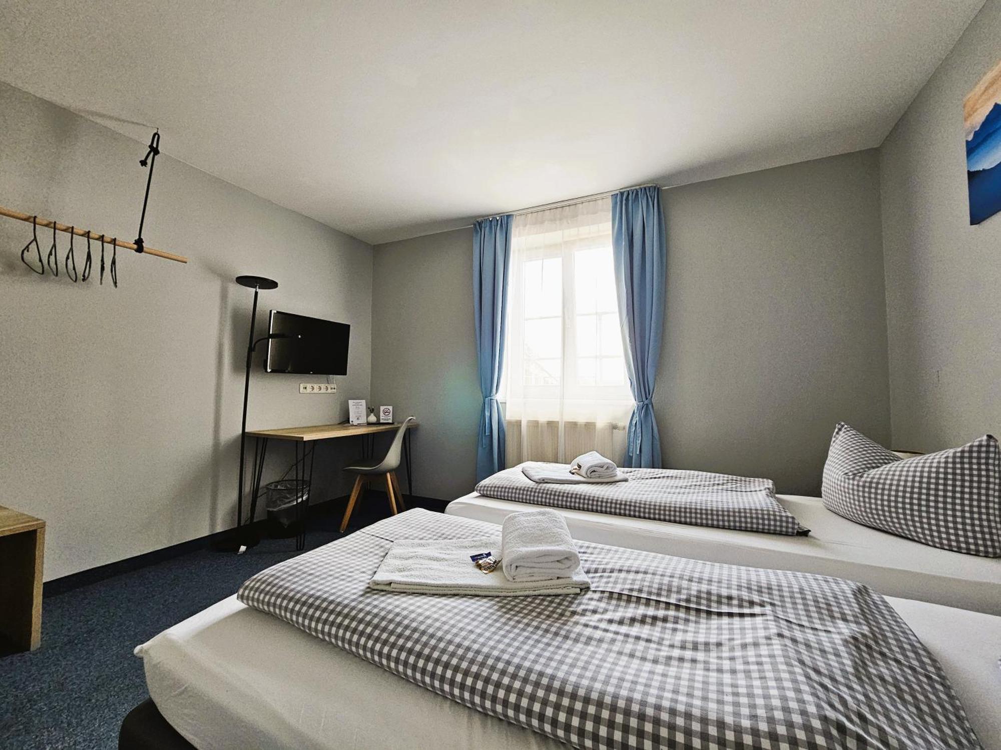 Novitel Pension Pliening - Muenchen Messe Екстериор снимка