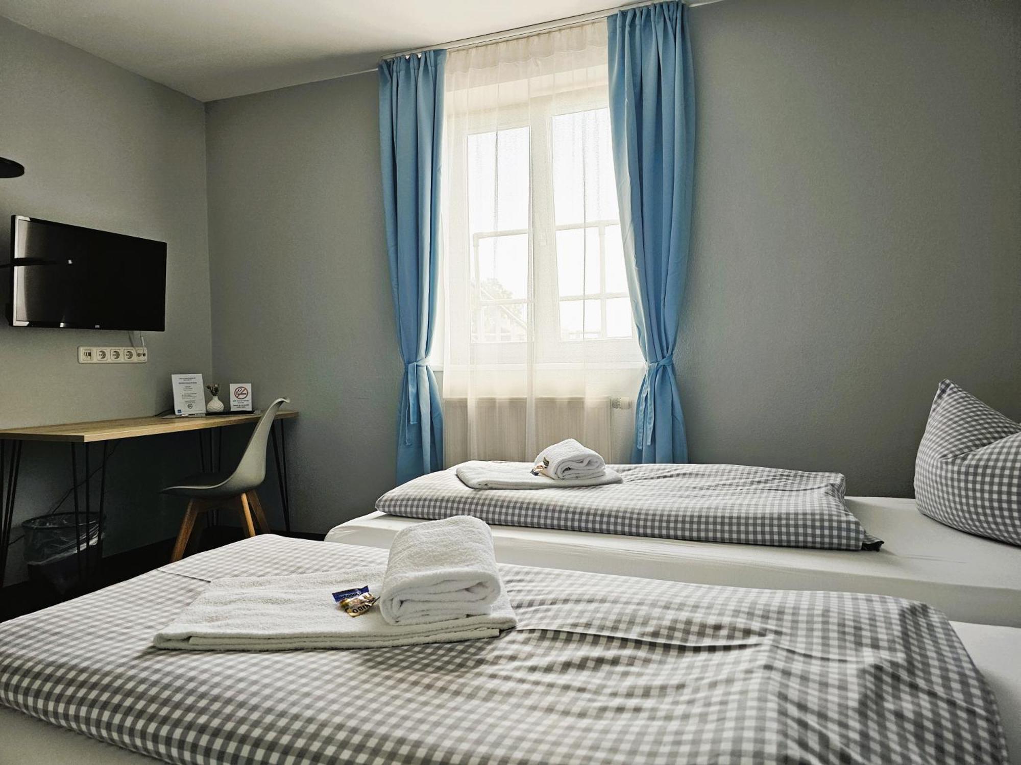 Novitel Pension Pliening - Muenchen Messe Екстериор снимка