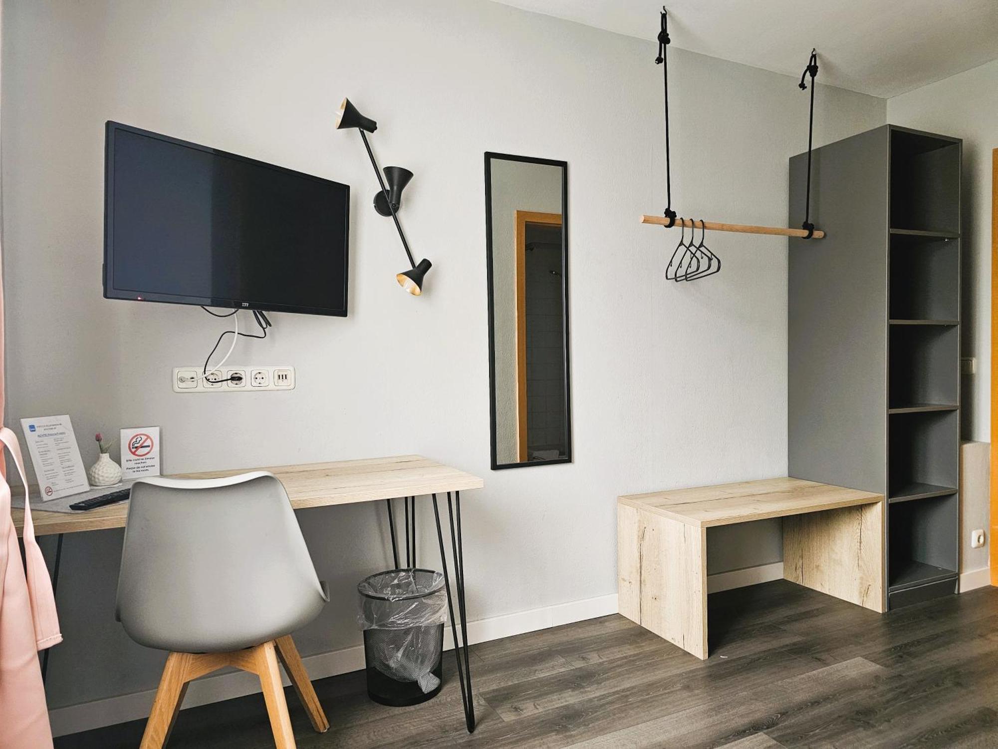 Novitel Pension Pliening - Muenchen Messe Екстериор снимка
