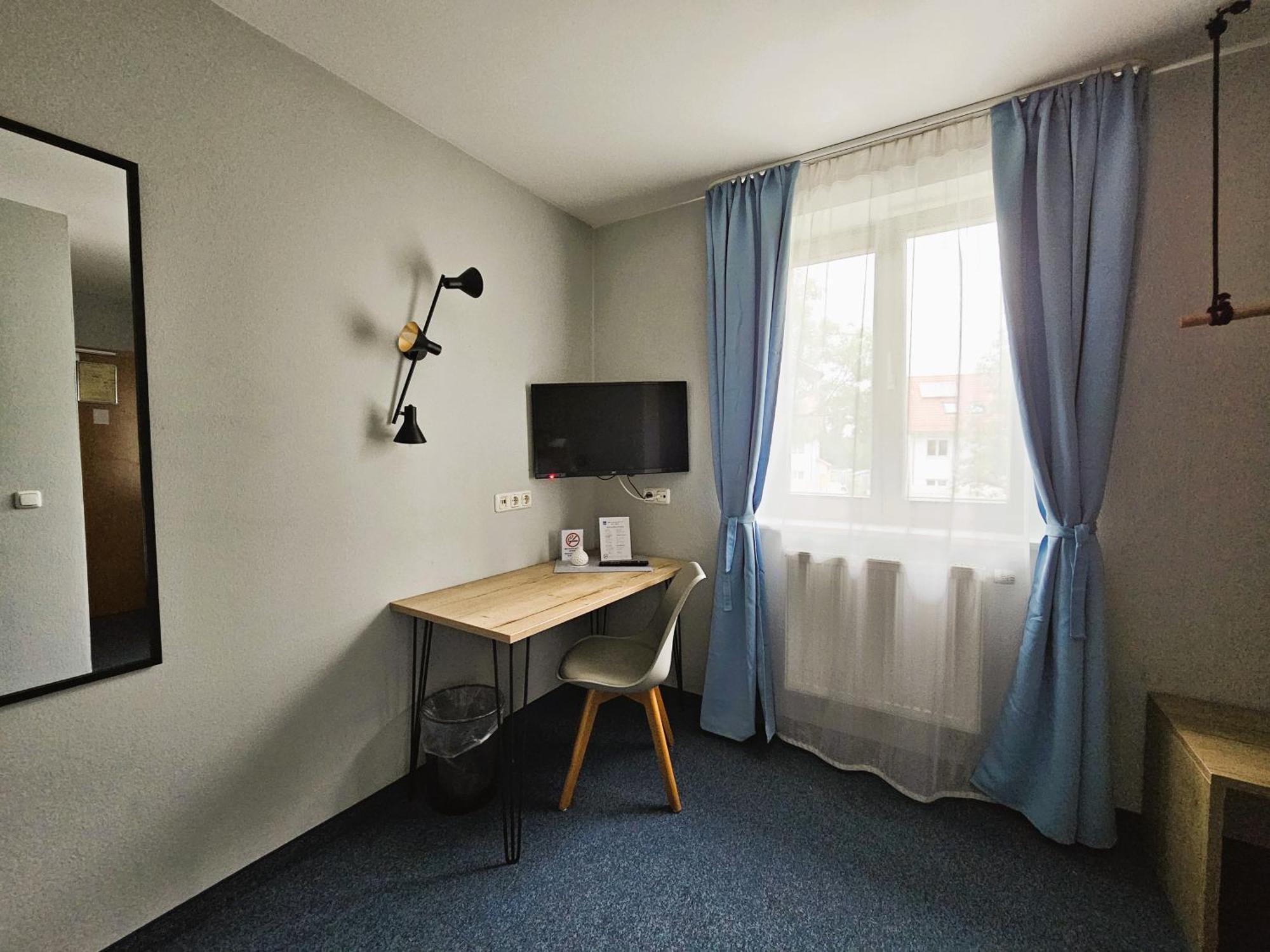 Novitel Pension Pliening - Muenchen Messe Екстериор снимка