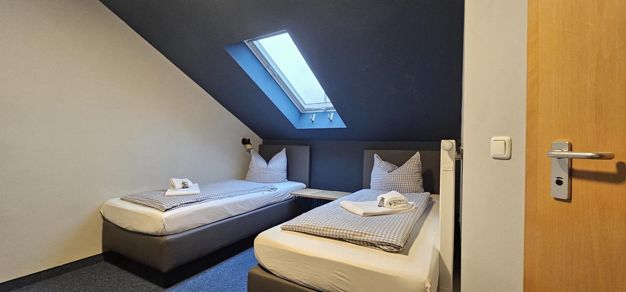 Novitel Pension Pliening - Muenchen Messe Екстериор снимка