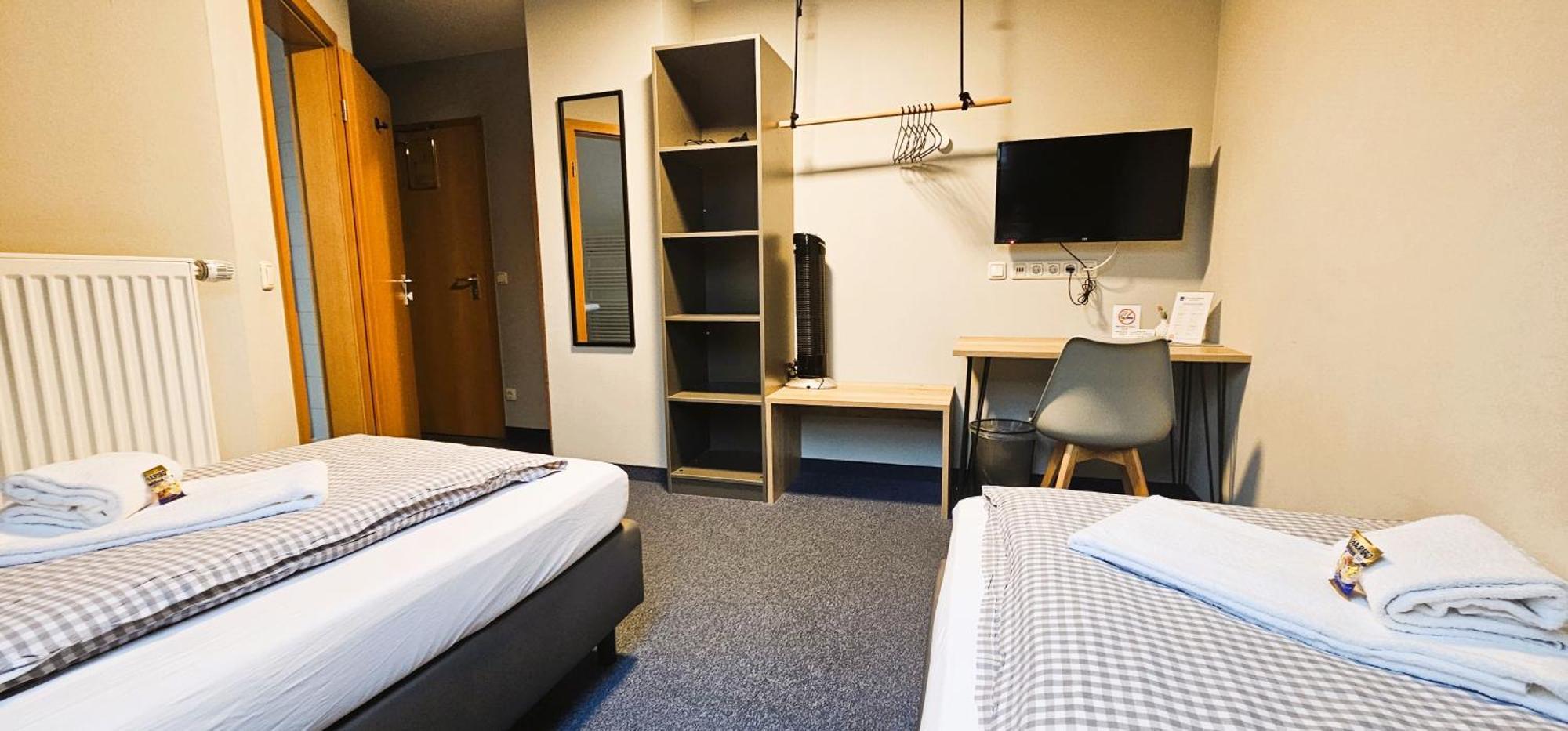 Novitel Pension Pliening - Muenchen Messe Екстериор снимка