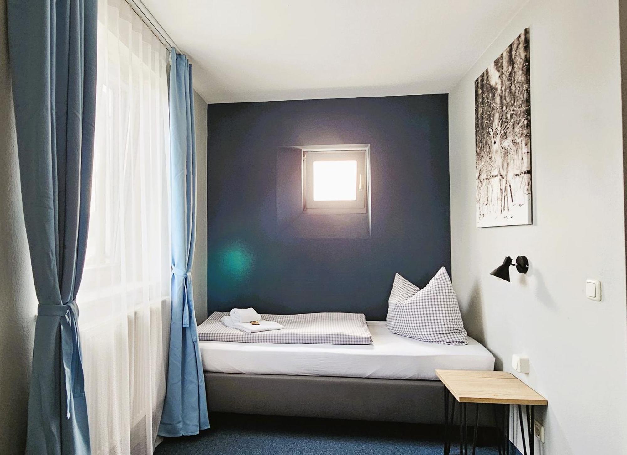 Novitel Pension Pliening - Muenchen Messe Екстериор снимка