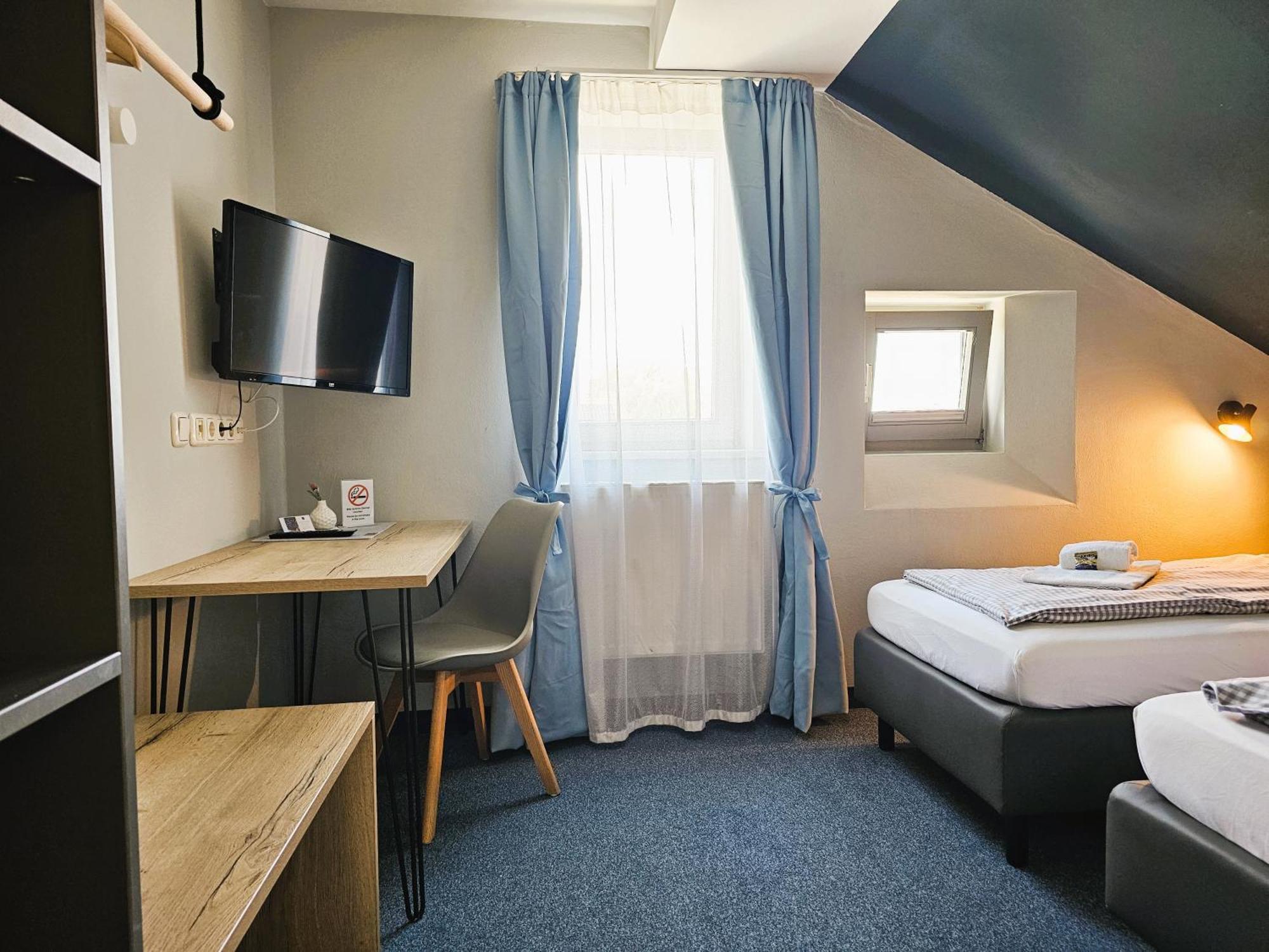 Novitel Pension Pliening - Muenchen Messe Екстериор снимка